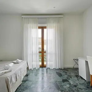 Jade Oda ve Kahvaltı